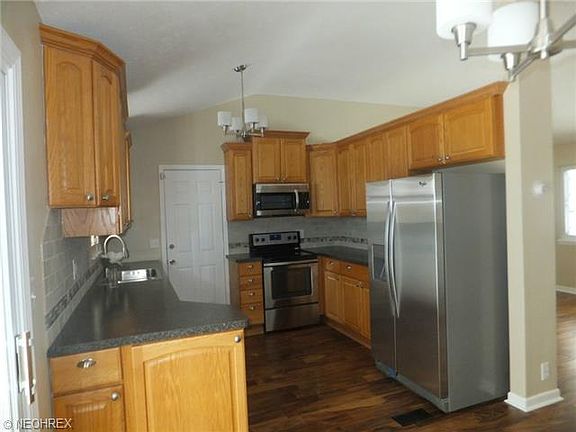 3rd image of 24154 Fairlawn Dr
