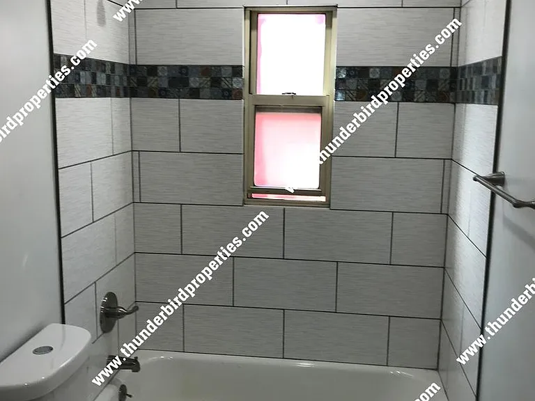 1225 San Mateo Blvd SE — Photo 8