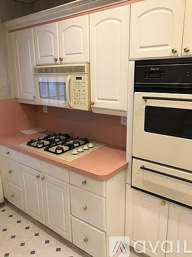 1st image of 278 Belleville Ave #1