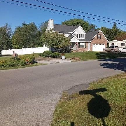 3rd image of 3330 N Henderson Way