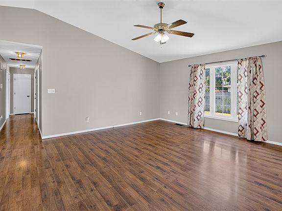 4th image of 103 W Edgewood Ave