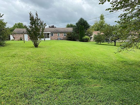 4th image of 131 Frankie Dr