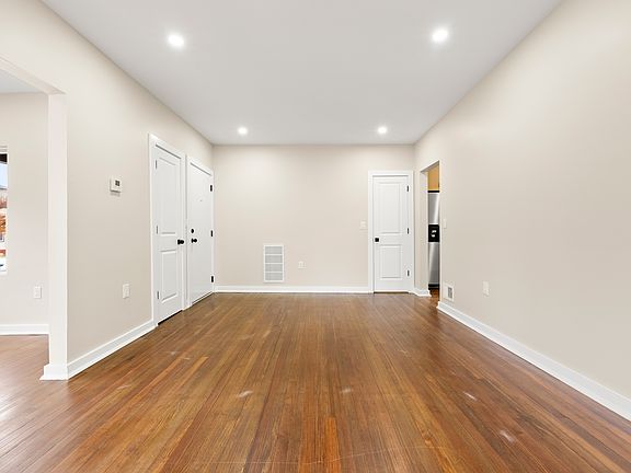4th image of 218 Ampere Pkwy #1
