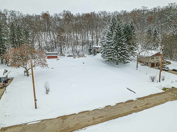 3rd image of Sherwood Forest Ln