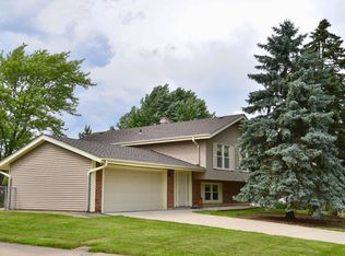 262 Winston Ln, Bloomingdale, IL 60108