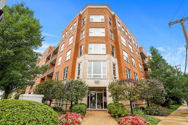 1st image of 900 Lee St Unit 306