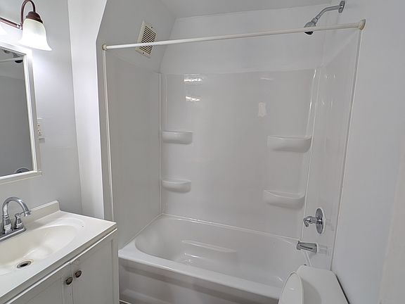 2nd image of 615 5th Ave SE #6