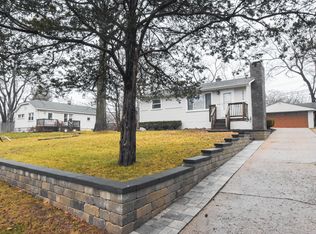 4824 Allingham Dr, White Lake, MI 48383