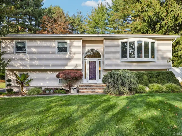 2 Eileen Court, Airmont, NY 10901