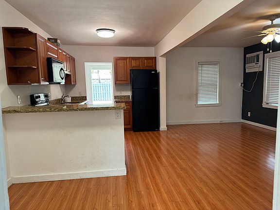 5th image of 740 NE 15th Ave #1