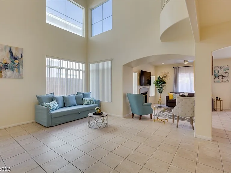 7886 Blue Brook Dr — Photo 2