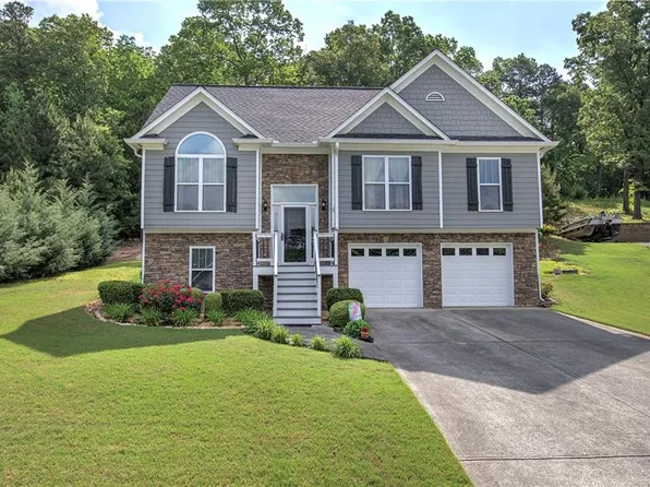 20 Spruce St NE, White, GA 30184