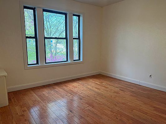 2nd image of 936 Saint Nicholas Ave #3G