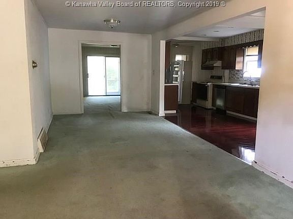 2nd image of 1004 E Village Dr