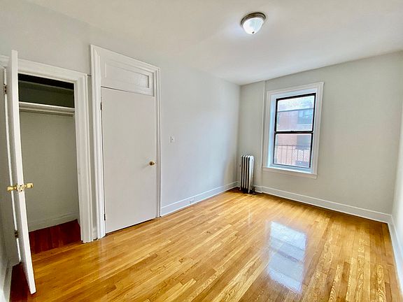 3rd image of 290 Lincoln Pl #D