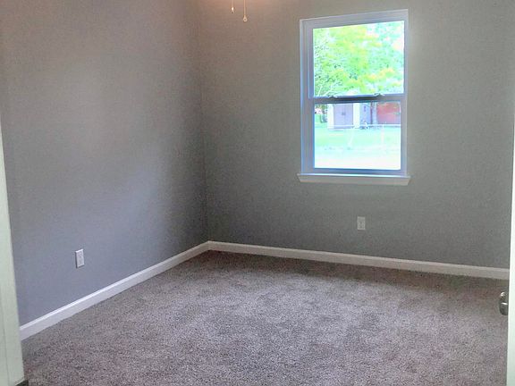 4th image of 15314 Christopher Dr