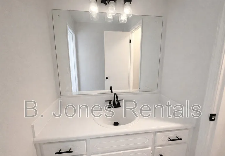 30 Fairfield Dr — Photo 14