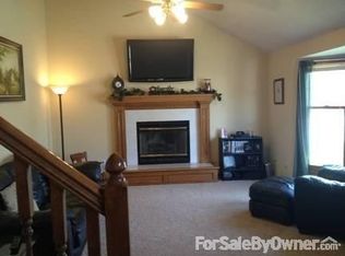 105 E Colleen Ct, Gardner, KS 66030