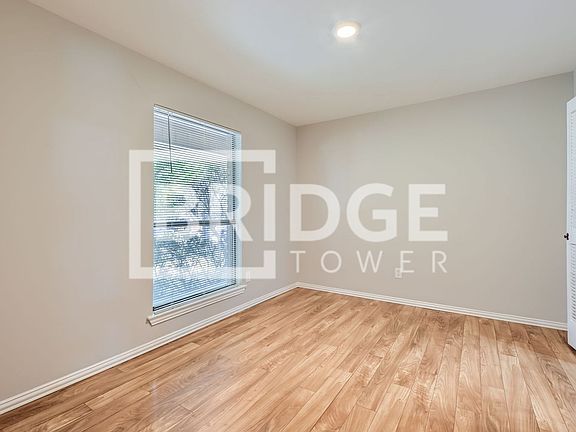 4th image of 3114 Berkshire Dr