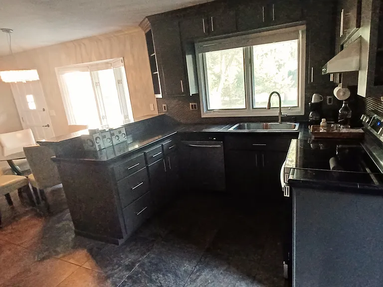 907 County Road B W — Photo 10