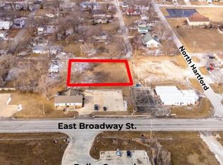 1-5 E Chestnut St, Bolivar, MO 65613