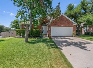 8401 Laughing Water Ln, Round Rock, TX 78681