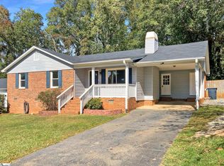 44 Willowood Dr, Spartanburg, SC 29303
