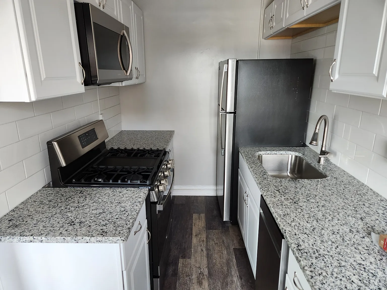 Studio, 452 sqft, $1,250 — Photo 3