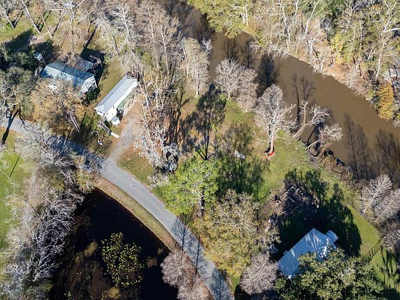 3rd image of Manchac Point Rd