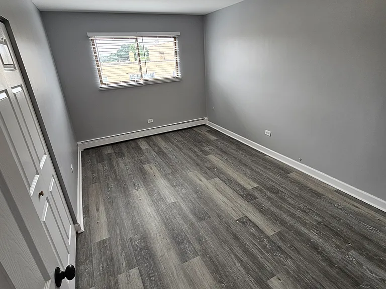 2139 Clinton Ave — Photo 8