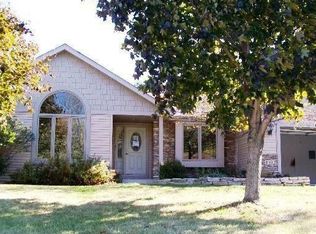 1002 Oday St S, Maplewood, MN 55119