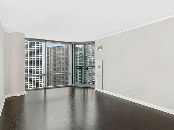 5th image of 450 E Waterside Dr #2005