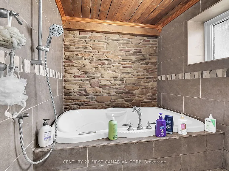 23992 Denfield Rd — Photo 18