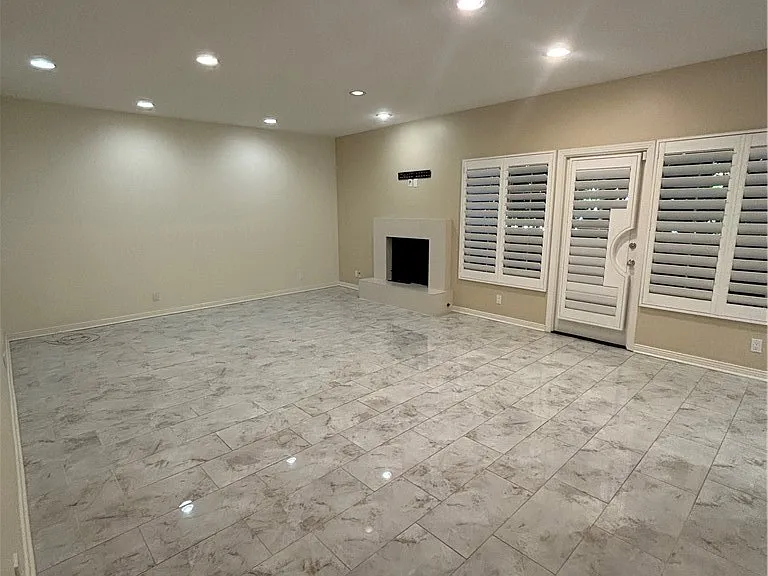 5200 White Oak Ave #36 — Photo 6