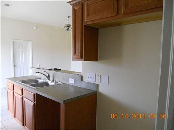 4th image of 101 Coyote Creek Dr