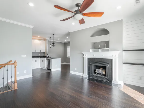 1006 Renaissance Ct, Chattanooga, TN 37419