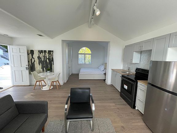 2nd image of 5721 White Cloud Cir