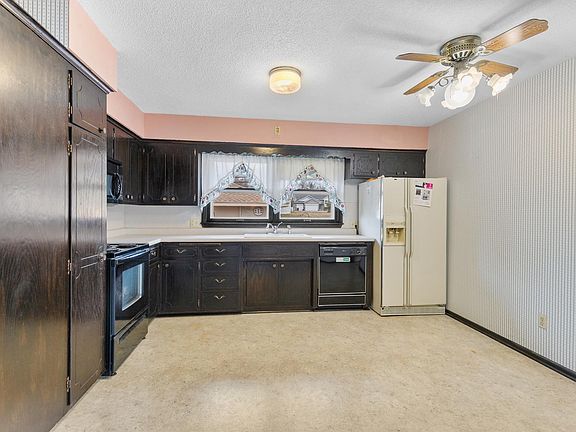 3rd image of 2662 1st Ave E