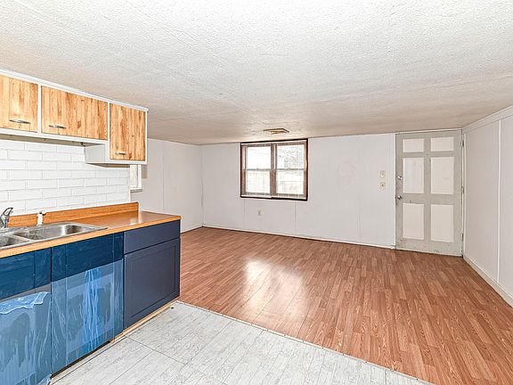 2nd image of 832 Waldemere Ave #2