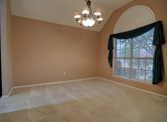 4th image of 3621 Lauren Dr