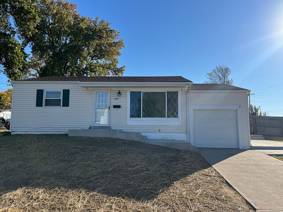 1st image of 200 Deane Ct
