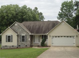 104 Hammond St, Randleman, NC 27317
