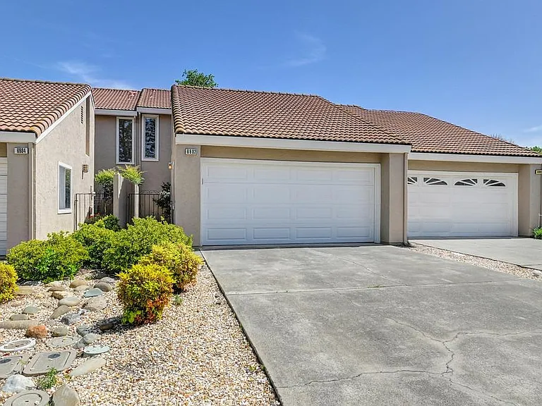 6982 Carreta Ln — Photo 2