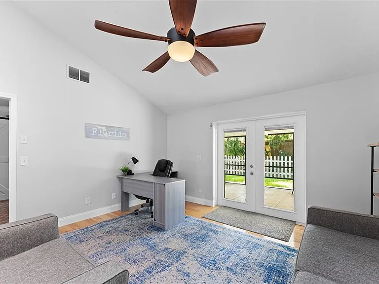 909 Bentwood Ln #1 — Photo 22