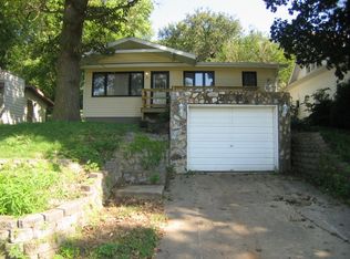 205 S Main St, Oakland, IA 51560