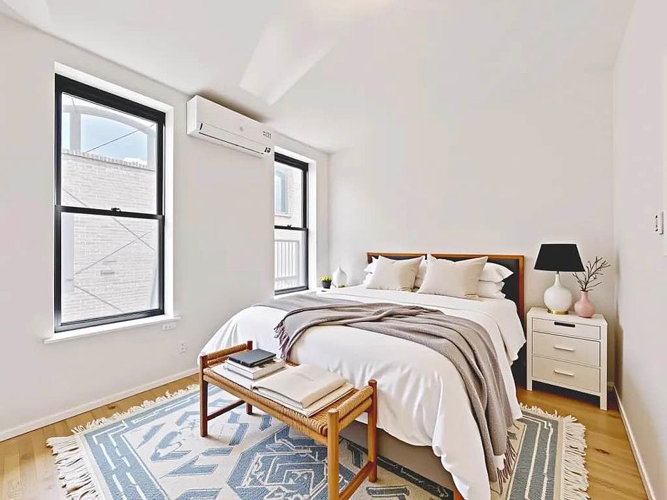 1st image of 136 Orchard St #2