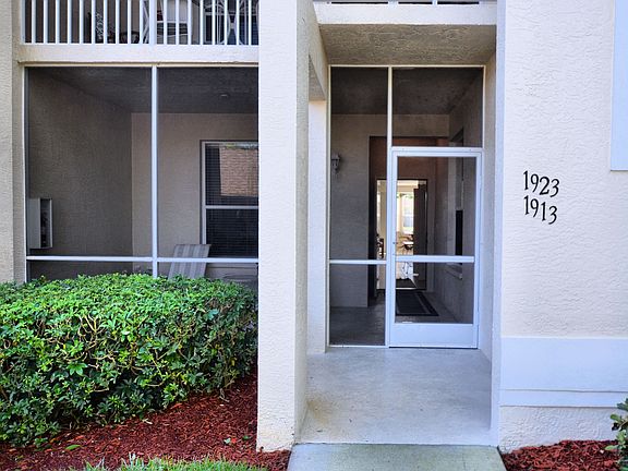 2nd image of 10230 Washingtonia Palm Way APT 1913