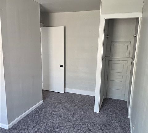5th image of 7129 Greenwood Ave