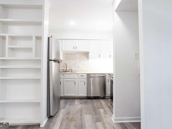 4th image of 3232 Abbeywood Dr