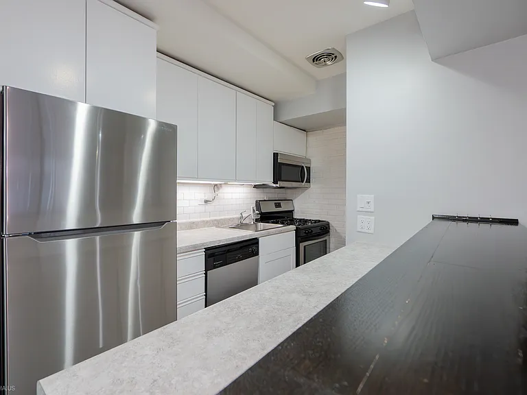 455 W Grant Pl #3 — Photo 6